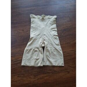 EUC Spanx Beige Shapewear Chic Feminine Party Outfit Basic Shorts Size Medium